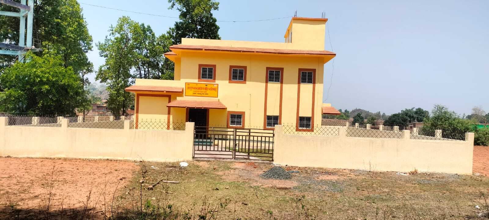 आयुष्मान आरोग्य मंदिर भवन तैयार, ग्रामीणों को लाभ नहीं