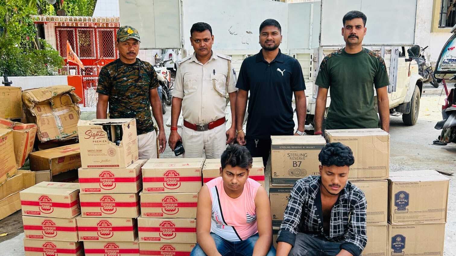 261 लीटर  शराब बरामद, दो तस्कर गिरफ्तार