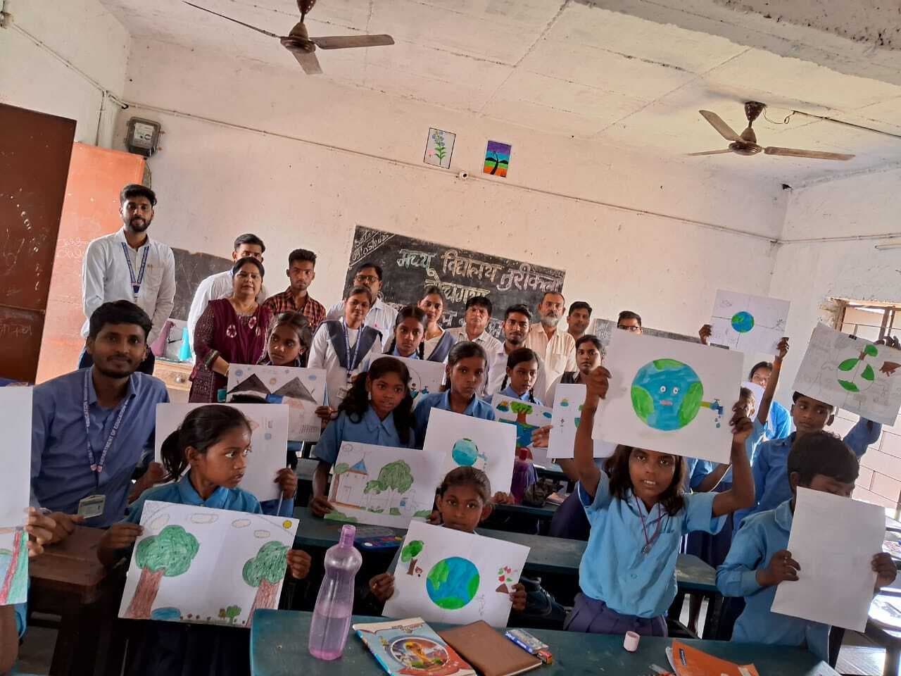 बीएड प्रशिक्षुओं ने आयोजित करायी चित्रकला प्रतियोगिता