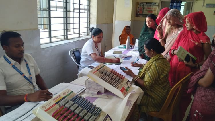 Madhubani News : 65 से अधिक गर्भवती महिलाओं की हुई स्वास्थ्य जांच
