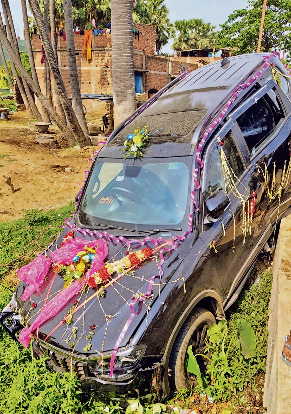 सड़क दुर्घटना में माइक्रो फाइनेंस बैंक के कर्मी की मौके पर मौत, मैनेजर ने इलाज के दौरान तोड़ा दम