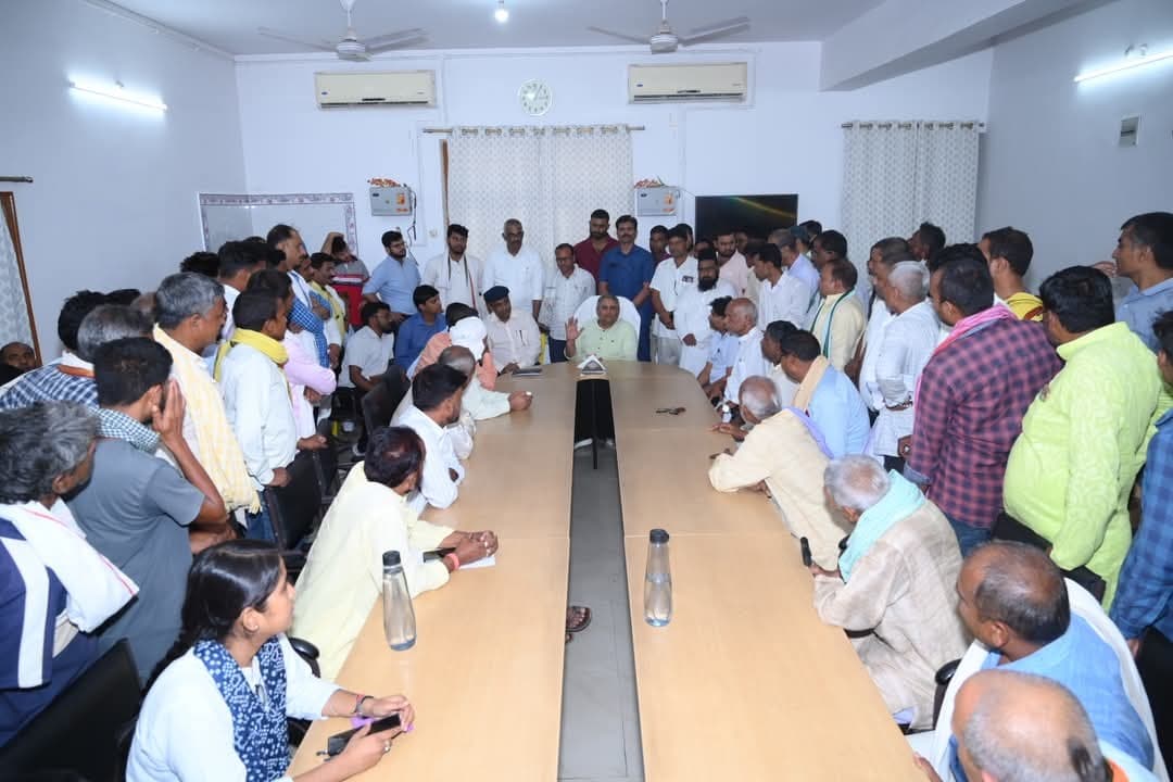 Samastipur News:जलसंसाधन मंत्री ने अधिकारी व ग्रामीणों के साथ की बैठक