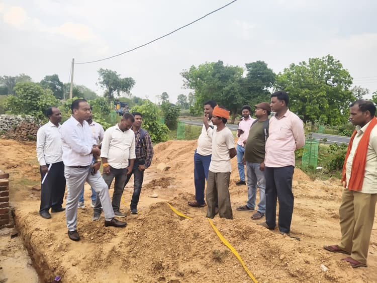 Giridih News: व्यावसायिक मंडी को अतिक्रमण मुक्त करवाने की कवायद तेज