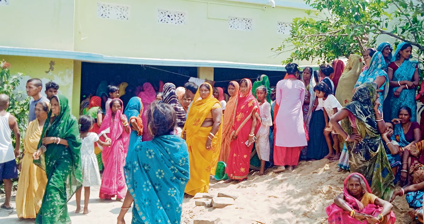 hajipur news. भाई-भतीजे के साथ मिल कर महिला ने पीट-पीट कर पति को मार डाला