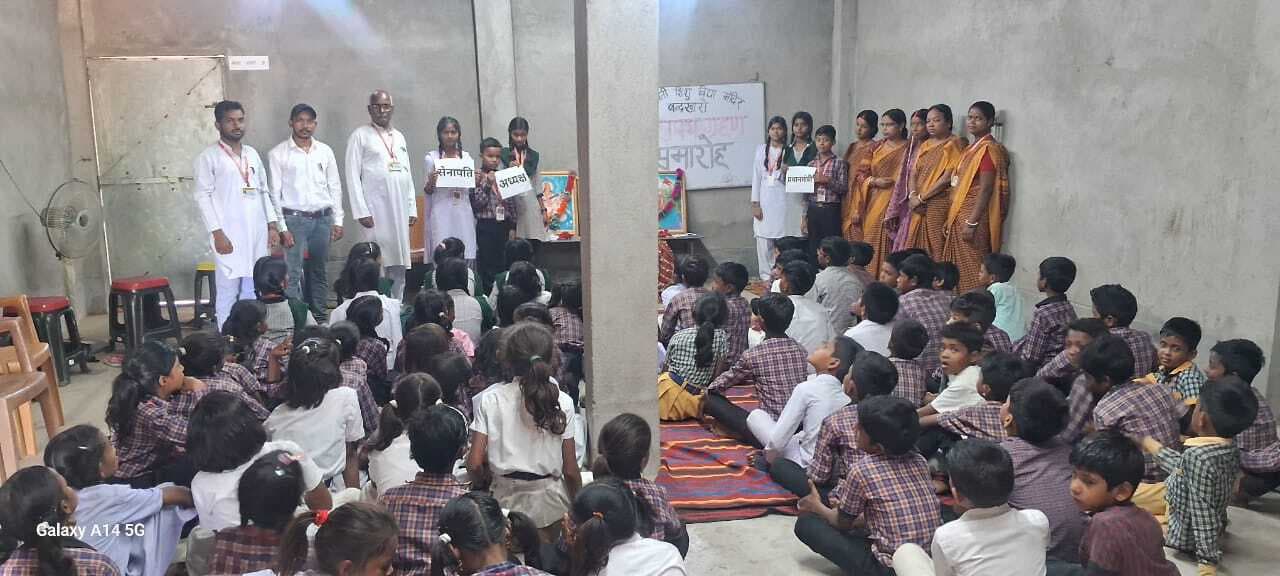 Giridih News: बाल संसद व कन्या भारती के सांसदों का शपथ ग्रहण समारोह