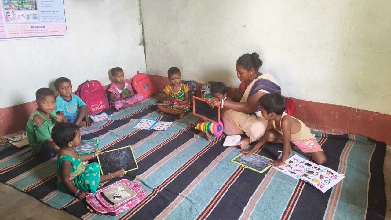 East Singhbhum News : गुड़ाबांदा प्रखंड के 77 आंगनबाड़ी केंद्रों में अधिकतर जर्जर