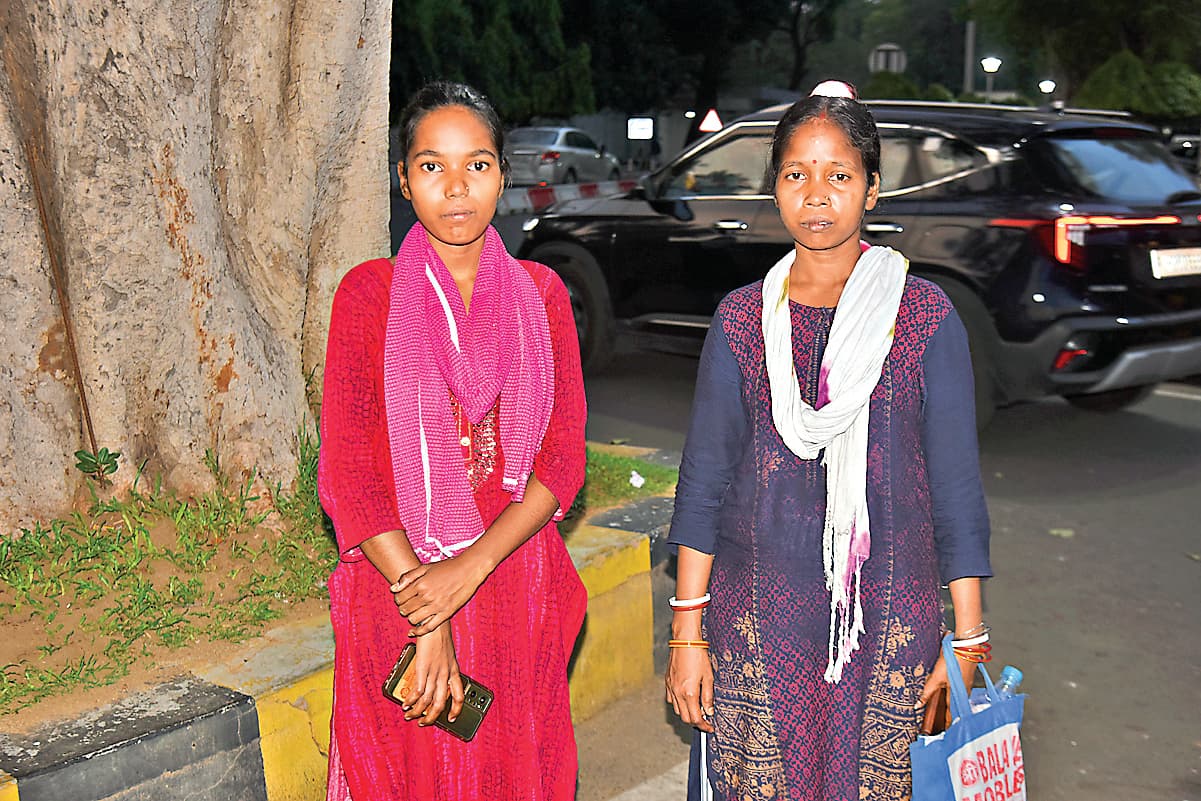 Jamshedpur News : एमजीएम हादसा : प्रमिला बोली- पिता के बाद दादी भी नहीं रहीं, घर में पैसे नहीं, कैसे होगा अंतिम संस्कार