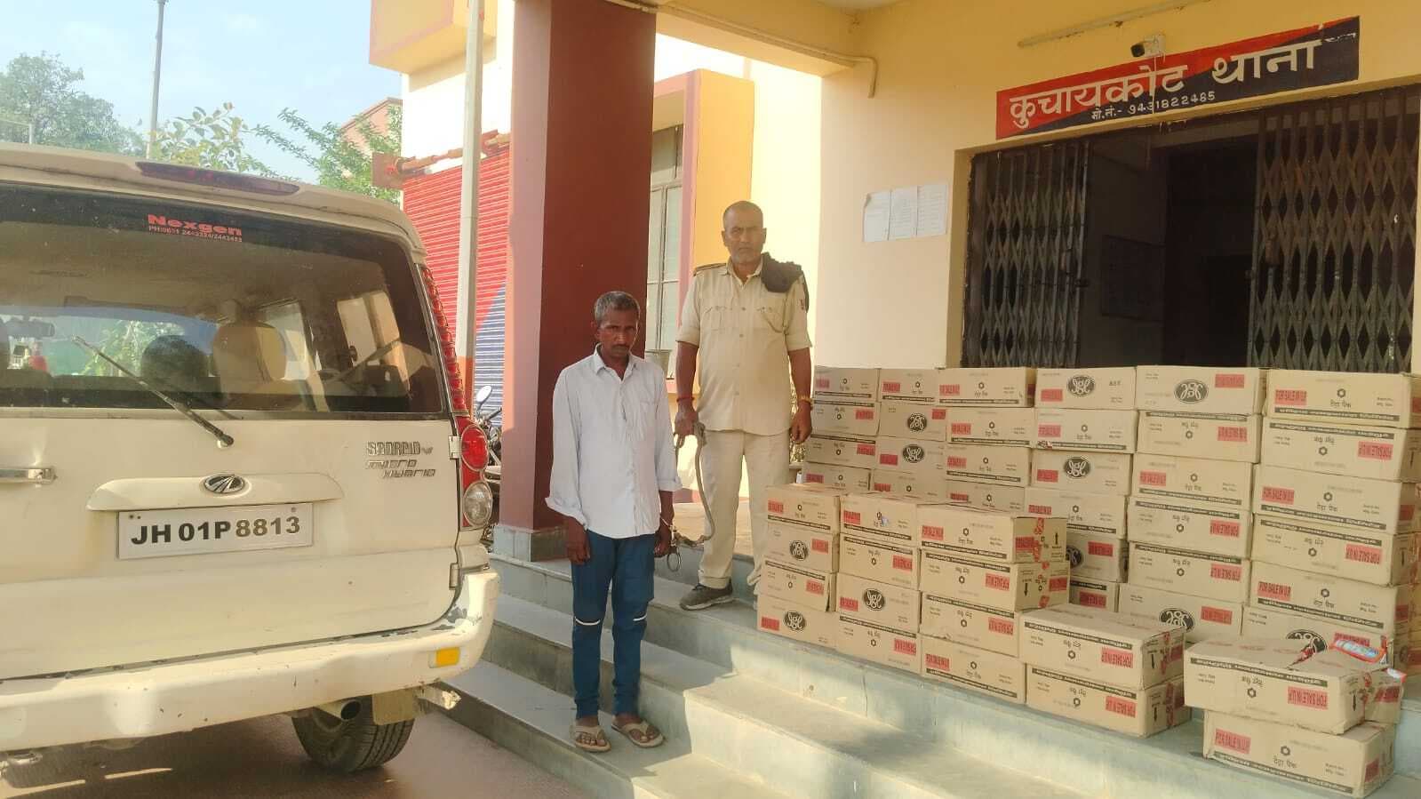 चोरी की स्कॉर्पियो से यूपी से आ रही शराब की खेप जब्त, तस्कर धराया, शराब की खेप 12.15 लाख का निकला