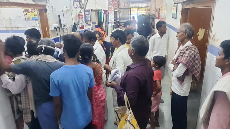 सदर अस्पताल की चरमरायी व्यवस्था, मरीजों को नहीं मिल रहा उचित इलाज