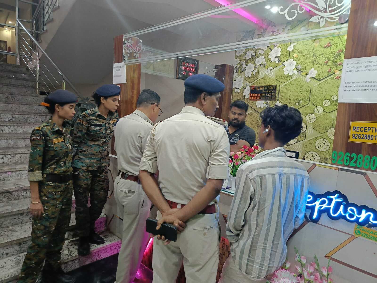 सुरक्षा-व्यवस्था को लेकर पुलिस की सक्रियता हुई तेज, होटलों में देर रात तक चेकिंग