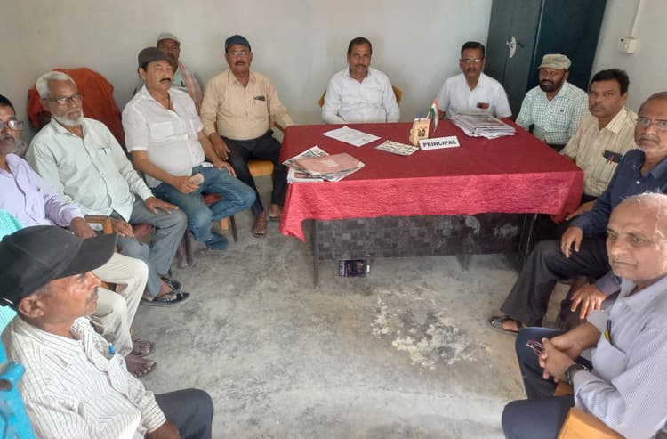 सांसद के शासी निकाय जन प्रतिनिधि सदस्य मनोनीत किये जाने पर दी बधाई