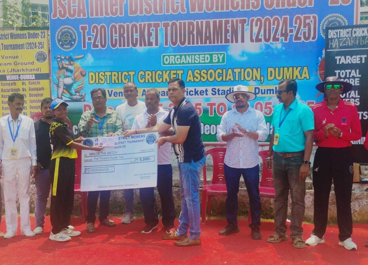 Deoghar news : पलक की शतकीय पारी व पल्लवी की शानदार गेंदबाजी से रांची ने दर्ज की जीत