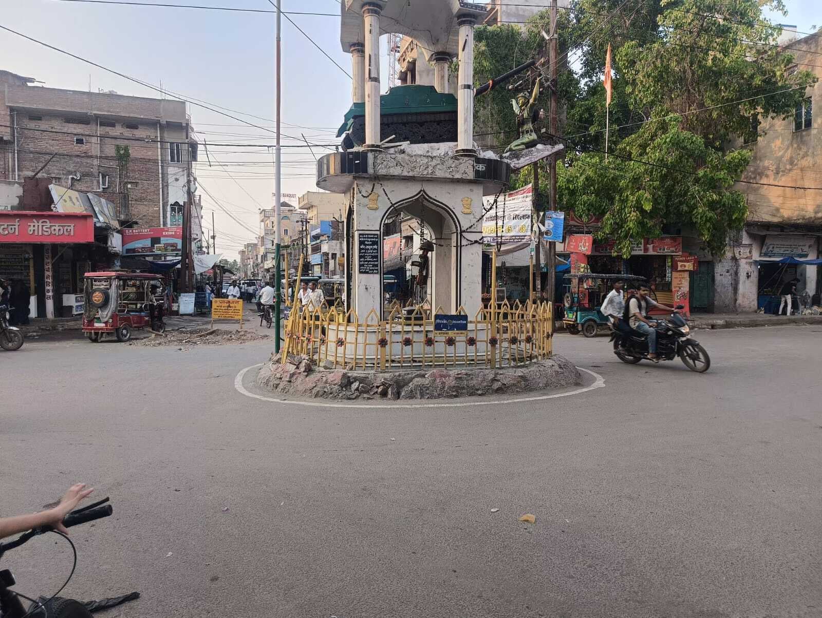 पारा <bha>@</bha> 40 डिग्री सेल्सियस, लू भरी गर्म हवाओं के साथ बिजली की आंख-मिचौनी ने बढ़ायी परेशानी