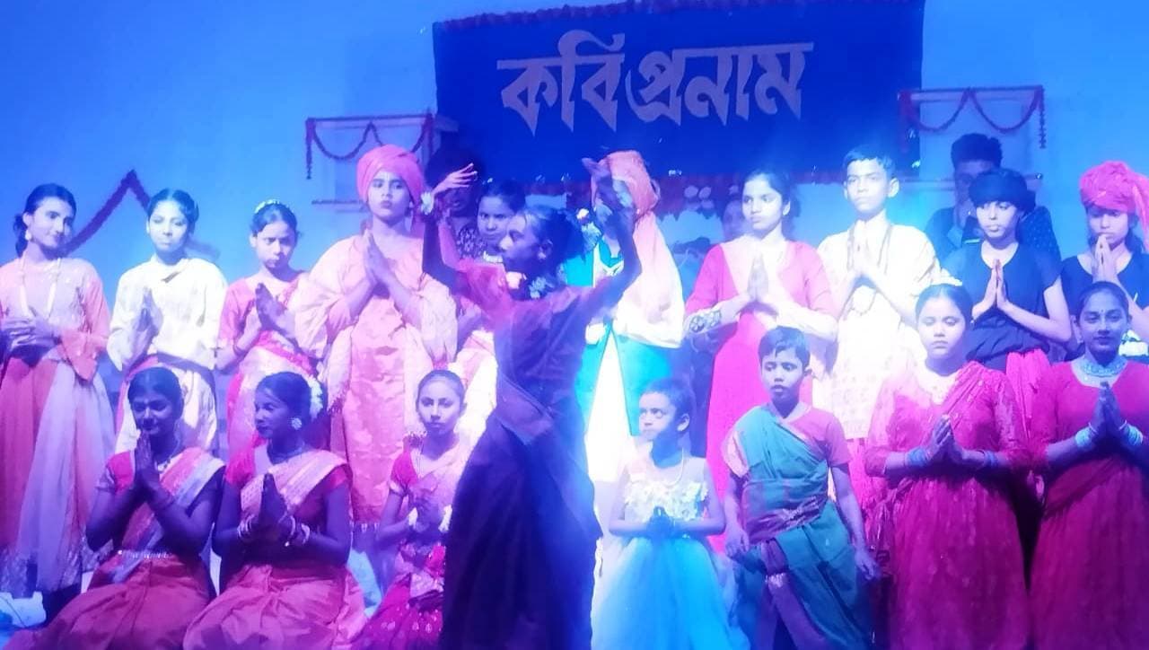 रवींद्रनाथ टैगोर की 164वीं जयंती पर सांस्कृतिक कार्यक्रम आयोजित