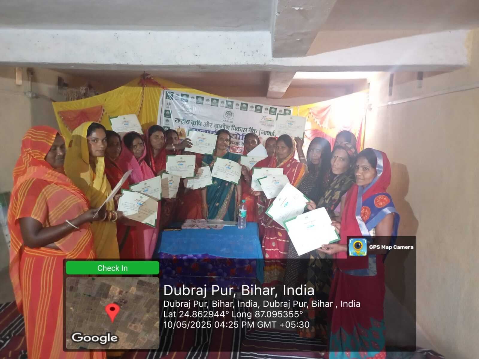 नाबार्ड के सहयोग से दृष्टि विहार संस्था ने शुरू की मधुमक्खी पालन रिफ्रेशर ट्रेनिंग