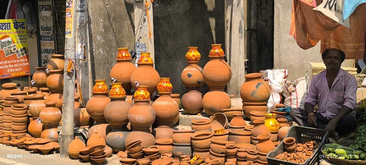 50 से 200 रुपये में मिला रहा मटका और सुराही