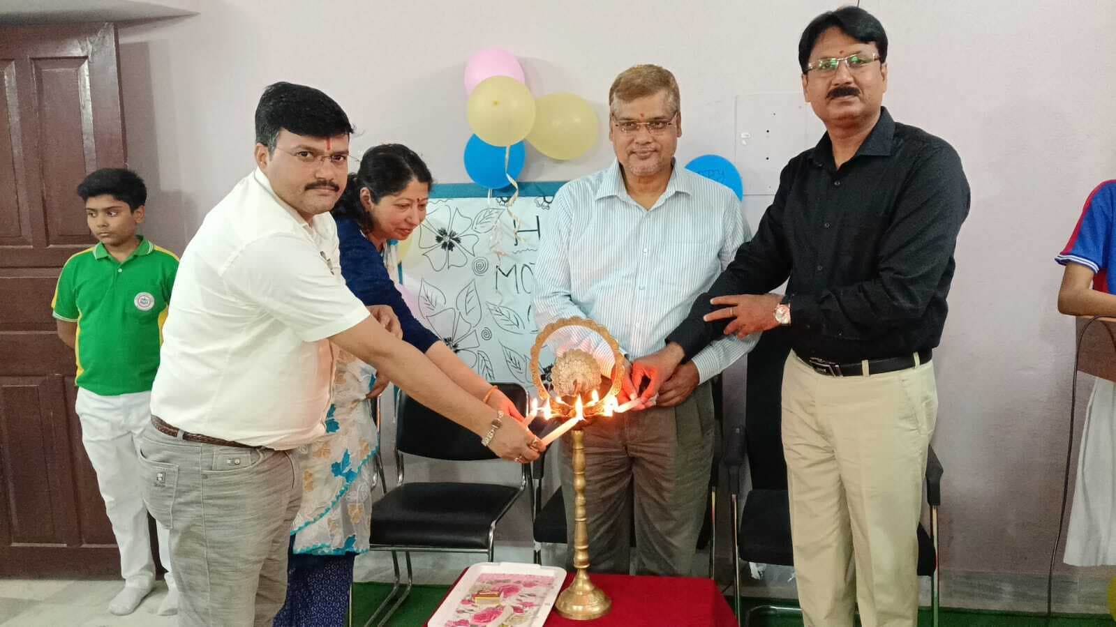 Madhubani News :डॉन बॉस्को कन्वेंट स्कूल में मदर्स डे पर माताओं को किया गया सम्मान
