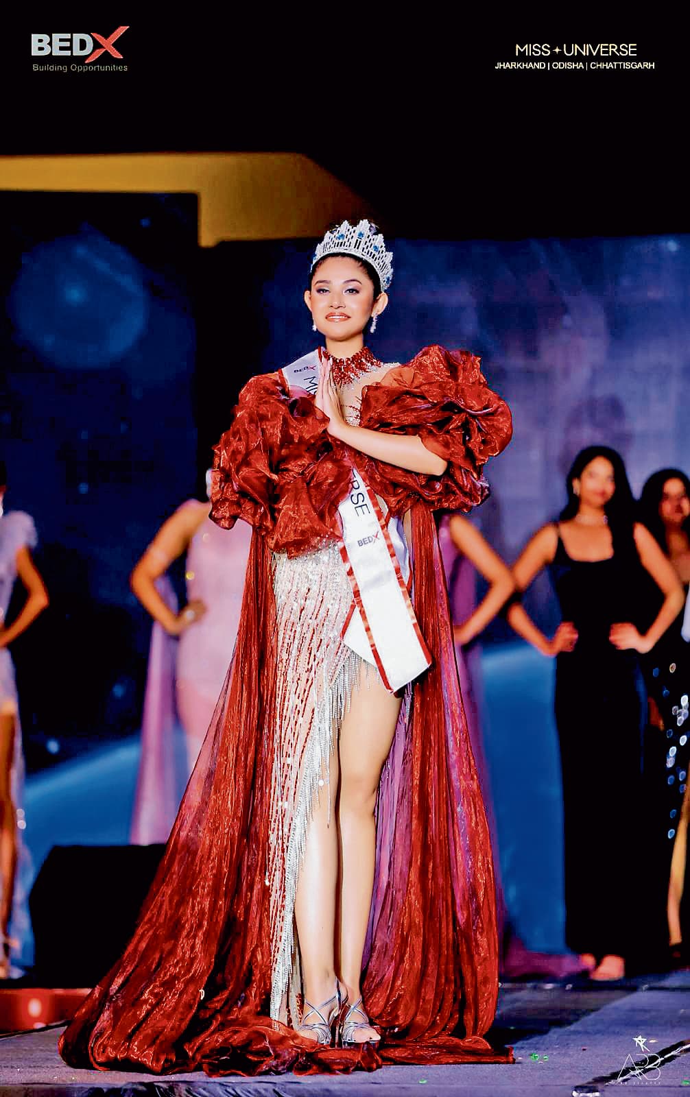 कोलकाता पहुंची मिस यूनिवर्स ओडिशा अनुष्का घोष