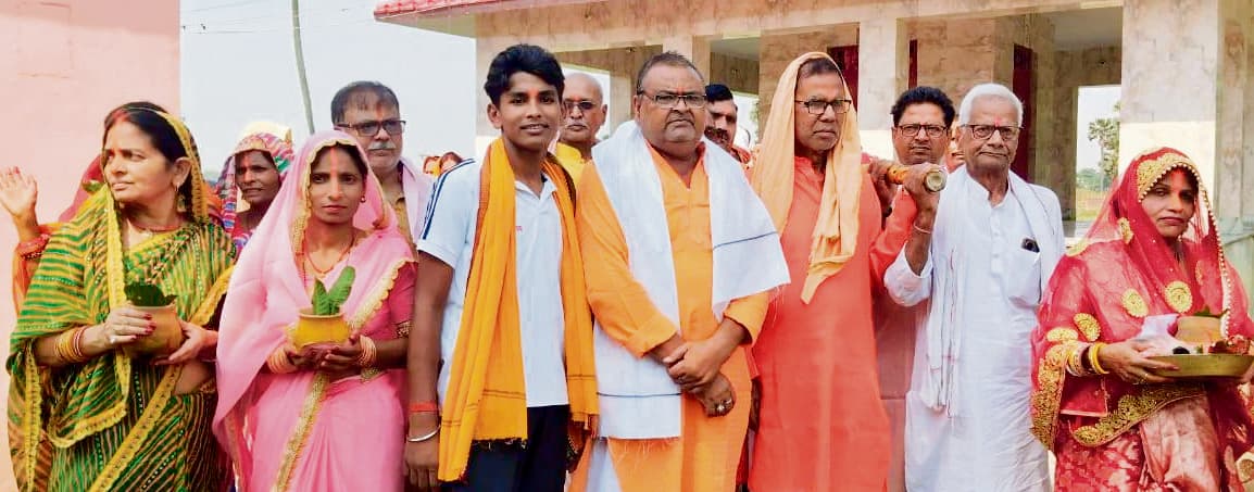 Saran News : प्रतापपुर पंचायत के मठिया में निकाली गयी कलशयात्रा, सैकड़ों श्रद्धालु हुए शामिल