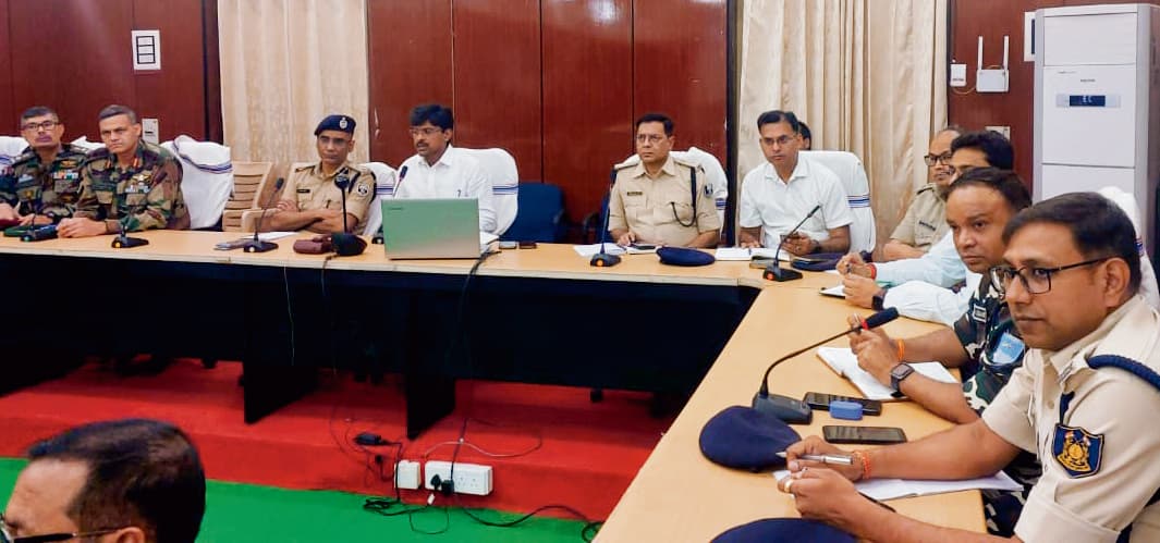 Gaya News : पाकिस्तान मसले पर अलर्ट मोड में जिला प्रशासन, डीएम-एसएसपी ने की वर्चुअल मीटिंग