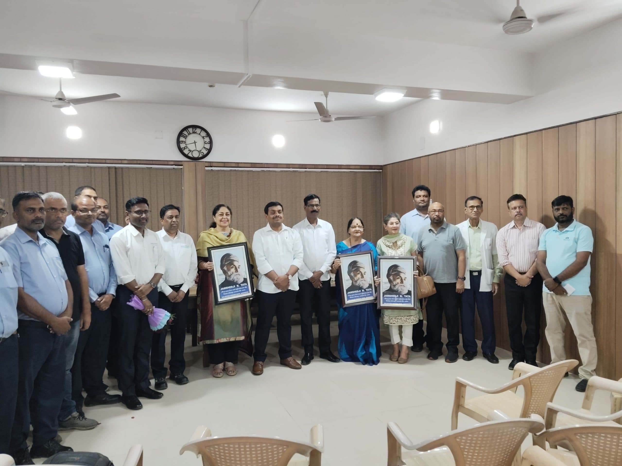 टाटा मोटर्स कंपनी, यूनियन औरों के लिए सीख है : रूचि नरेंद्रन