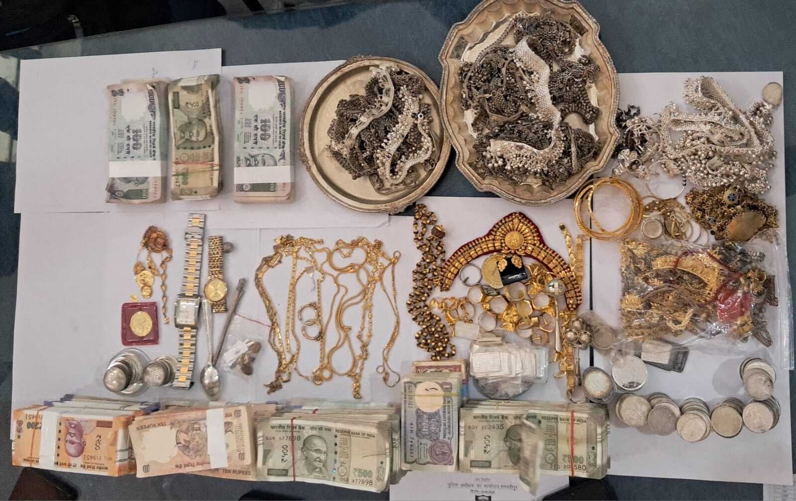 Samastipur News:व्यवसायी के घर हुई चोरी मामले में महिला सहित सात गिरफ्तार, सामान बरामद