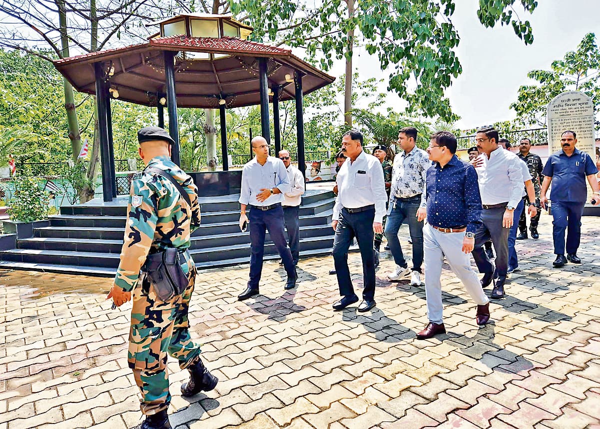 Ranchi News : कोकर स्थित भगवान बिरसा मुंडा समाधि स्थल का होगा विस्तार : मंत्री Ranchi News : कोकर स्थित भगवान बिरसा मुंडा समाधि स्थल का होगा विस्तार : मंत्री