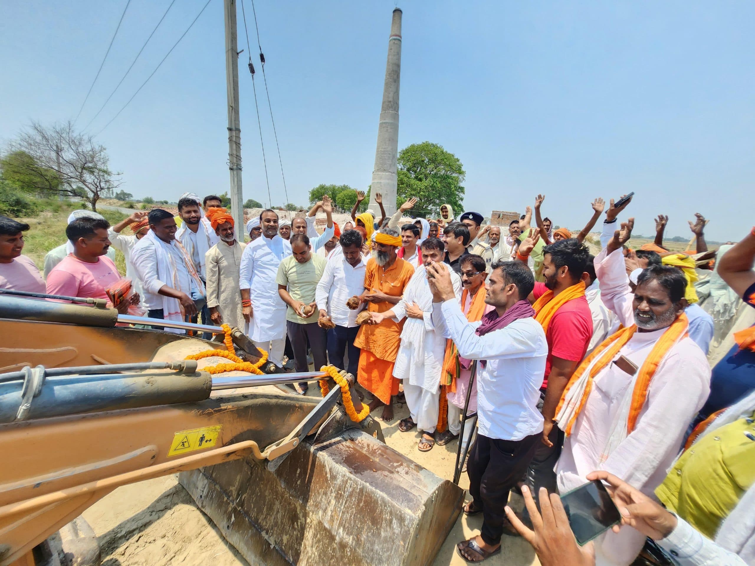 तीन सड़कों का विधायक ने किया शिलान्यास