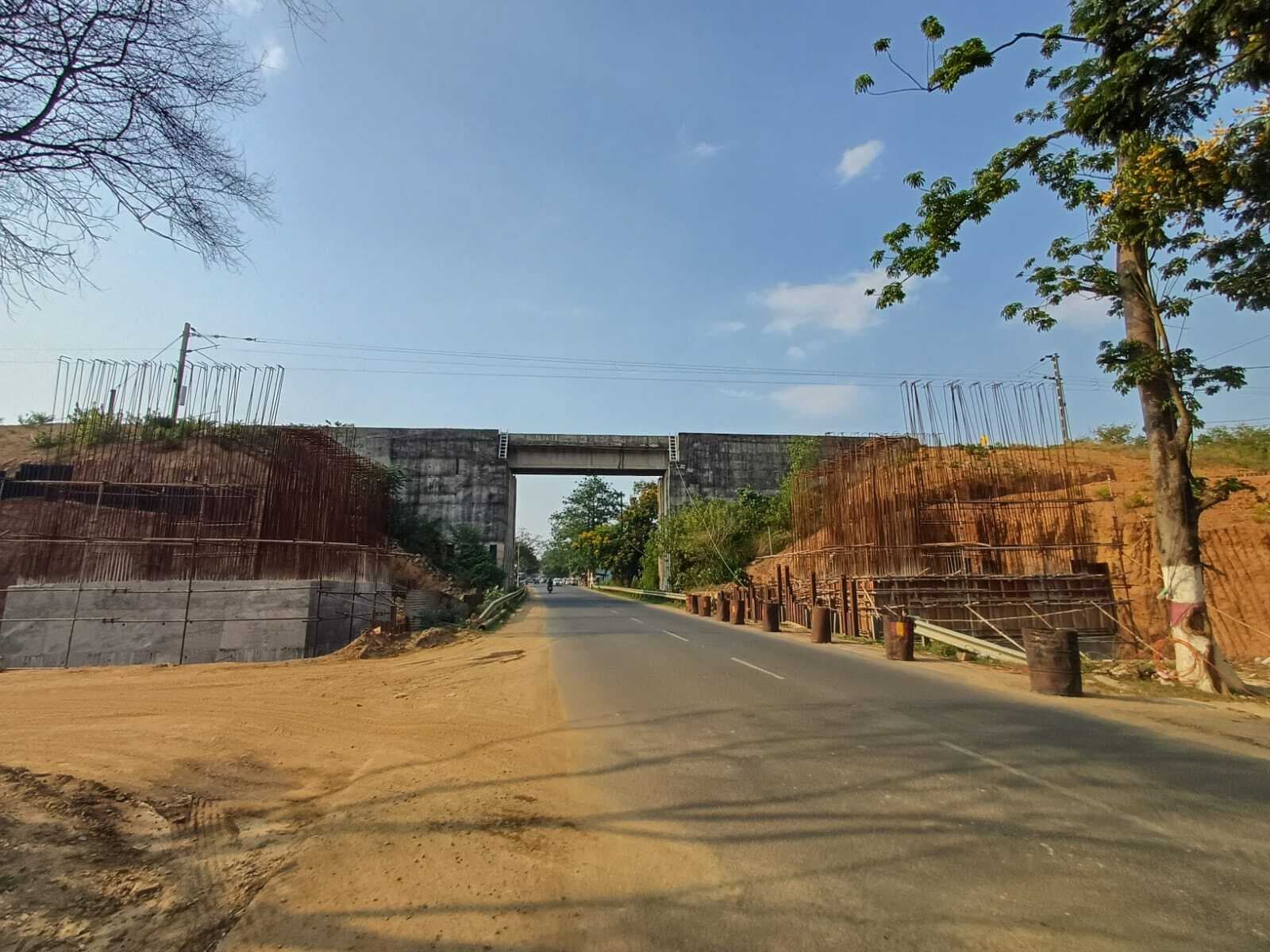 Deoghar news : रोहिणी बायपास रेल लाइन पर श्रावणी मेला से पहले ब्रिज बनाने की तैयारी