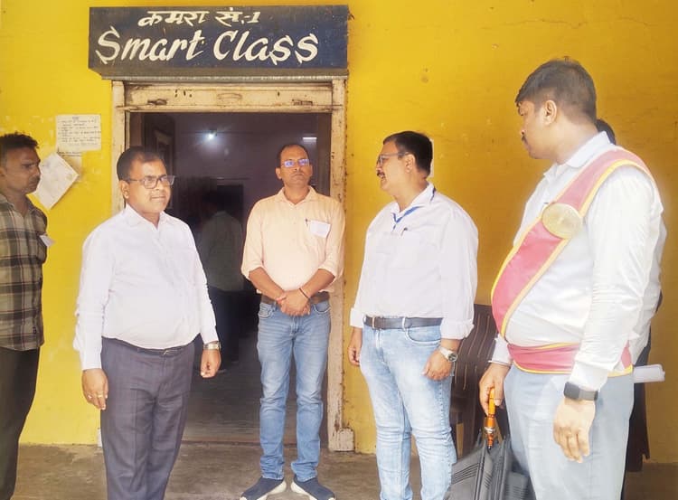 20 केंद्रों पर हुई कार्यालय परिचारी की प्रारंभिक प्रतियोगिता परीक्षा, अभ्यर्थियों में रहा उत्साह