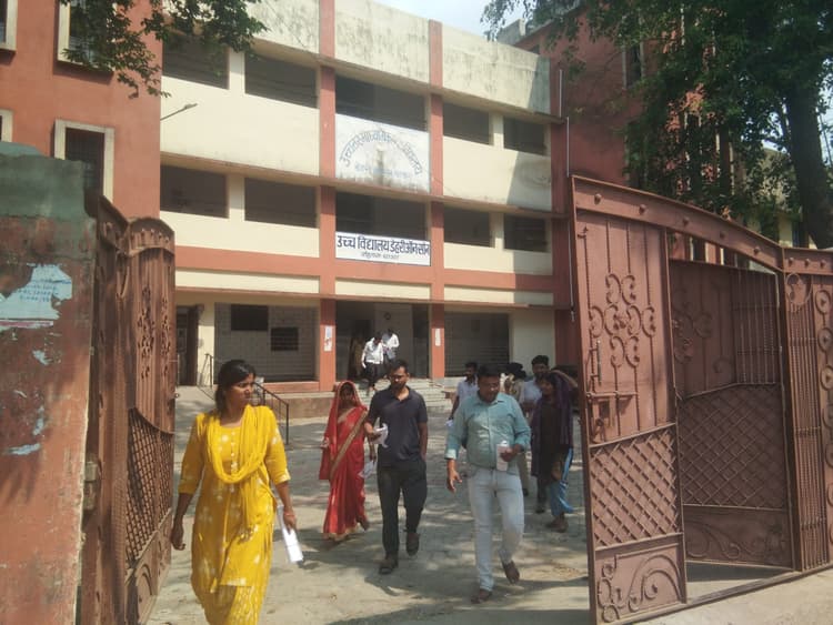 8490 अभ्यर्थियों ने छोड़ी कार्यालय परिचारी की परीक्षा