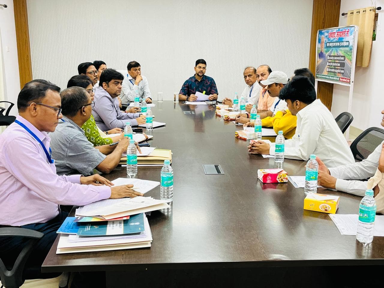 डीएम ने एफएलसी का किया निरीक्षण, वोट प्रतिशत वृद्धि पर दिया बल