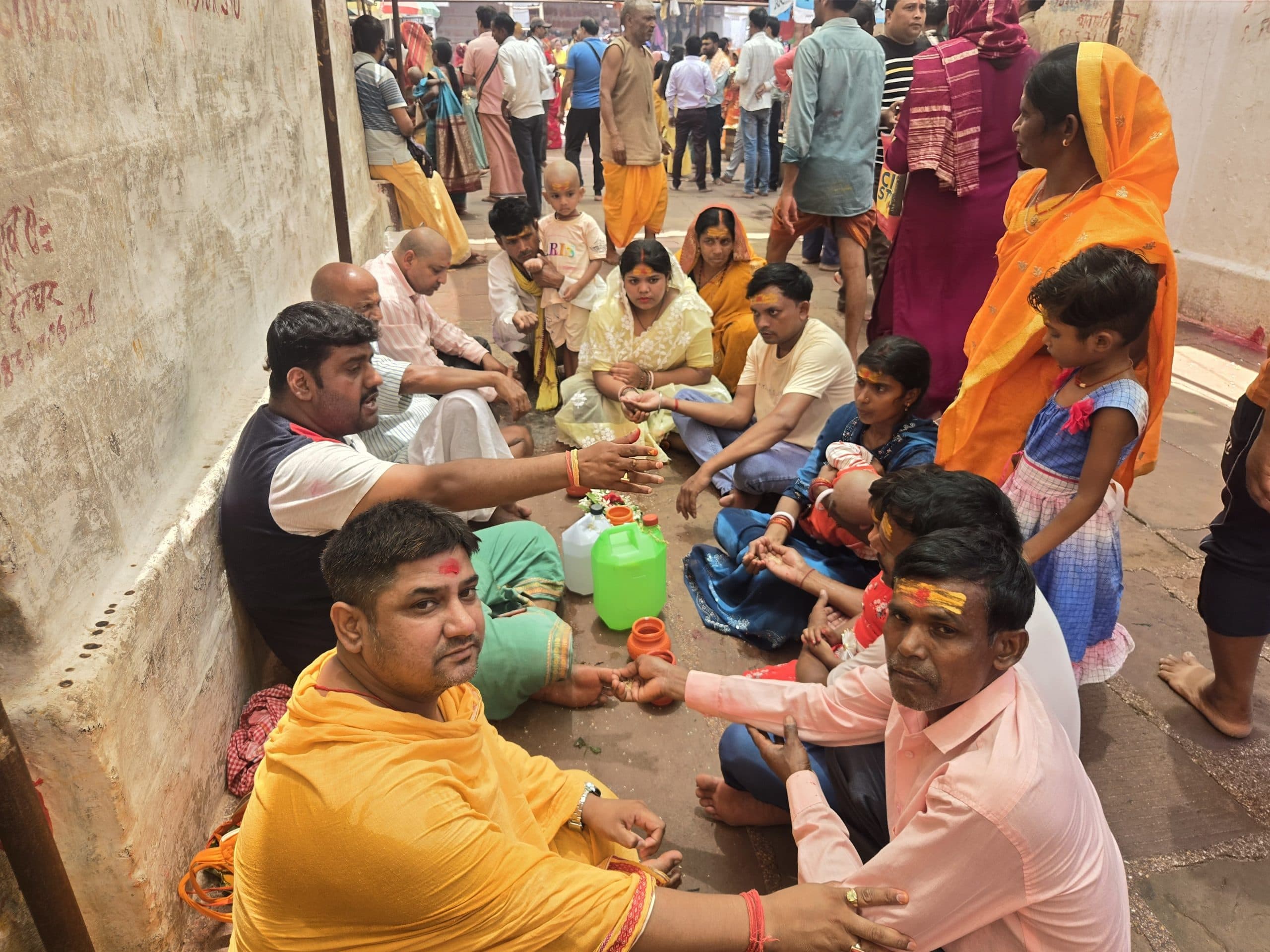 Deoghar news : वैशाख पूर्णिमा पर श्रद्धालुओं की भीड़ उमड़ने की संभावना, रविवार को 70 हजार ने किया जलार्पण