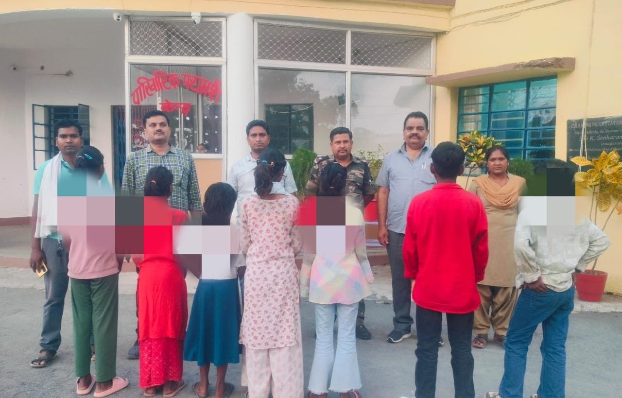 प्रतिष्ठानों व घरों से सात बाल श्रमिक कराये गये मुक्त