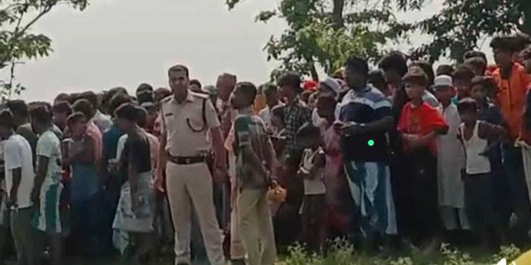 नदी किनारे गड्ढे में मिला तलाकशुदा महिला का शव, कथित प्रेमी गिरफ्तार