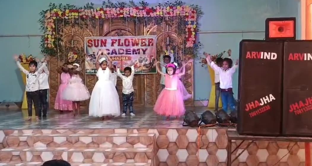 मदर्स डे पर बच्चों की प्रस्तुति ने मोहा मन