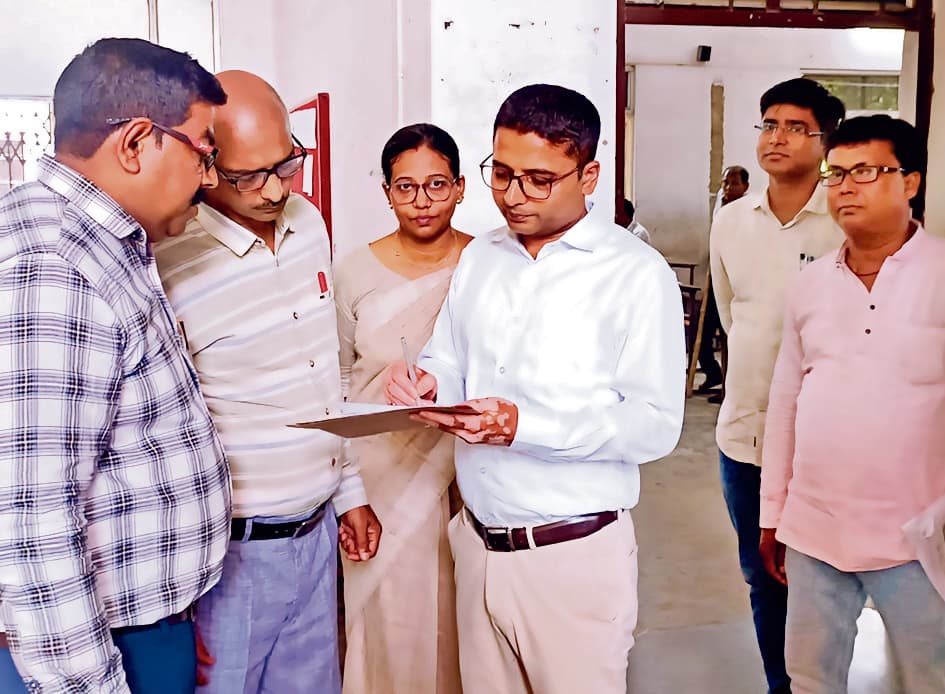 Saran News : सारण जिले के 27 केंद्रों पर आयोजित परिचारी परीक्षा में मात्र 20 प्रतिशत अभ्यर्थियों की रही उपस्थिति