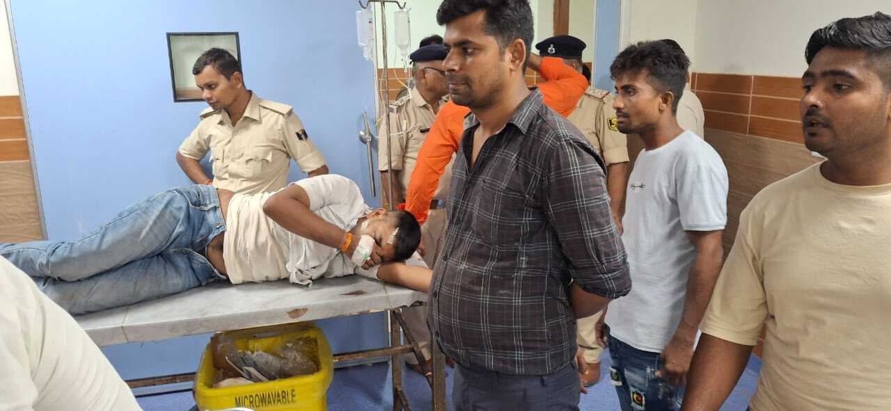 Saran News : कटहरीबाग में दो पक्षों के बीच हिंसक झड़प, युवक की मौत, भाई घायल