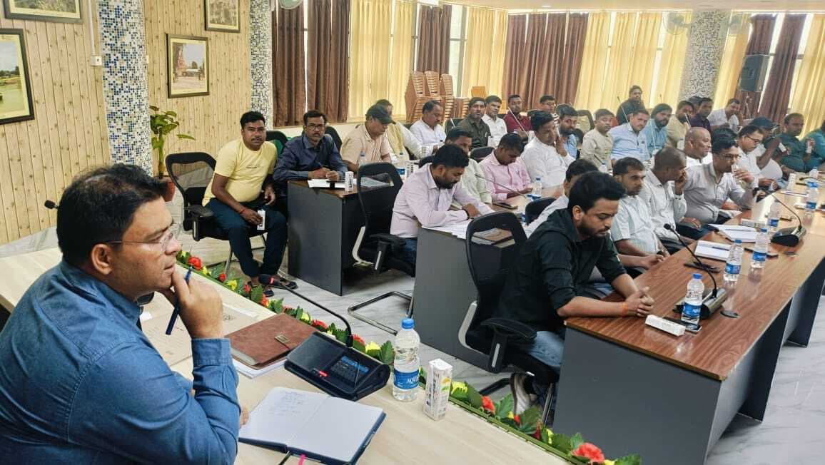 Giridih News: जिला आपूर्ति पदाधिकारी ने की बैठक, आपदा राहत हेतु खाद्यान्न वितरण पर जोर