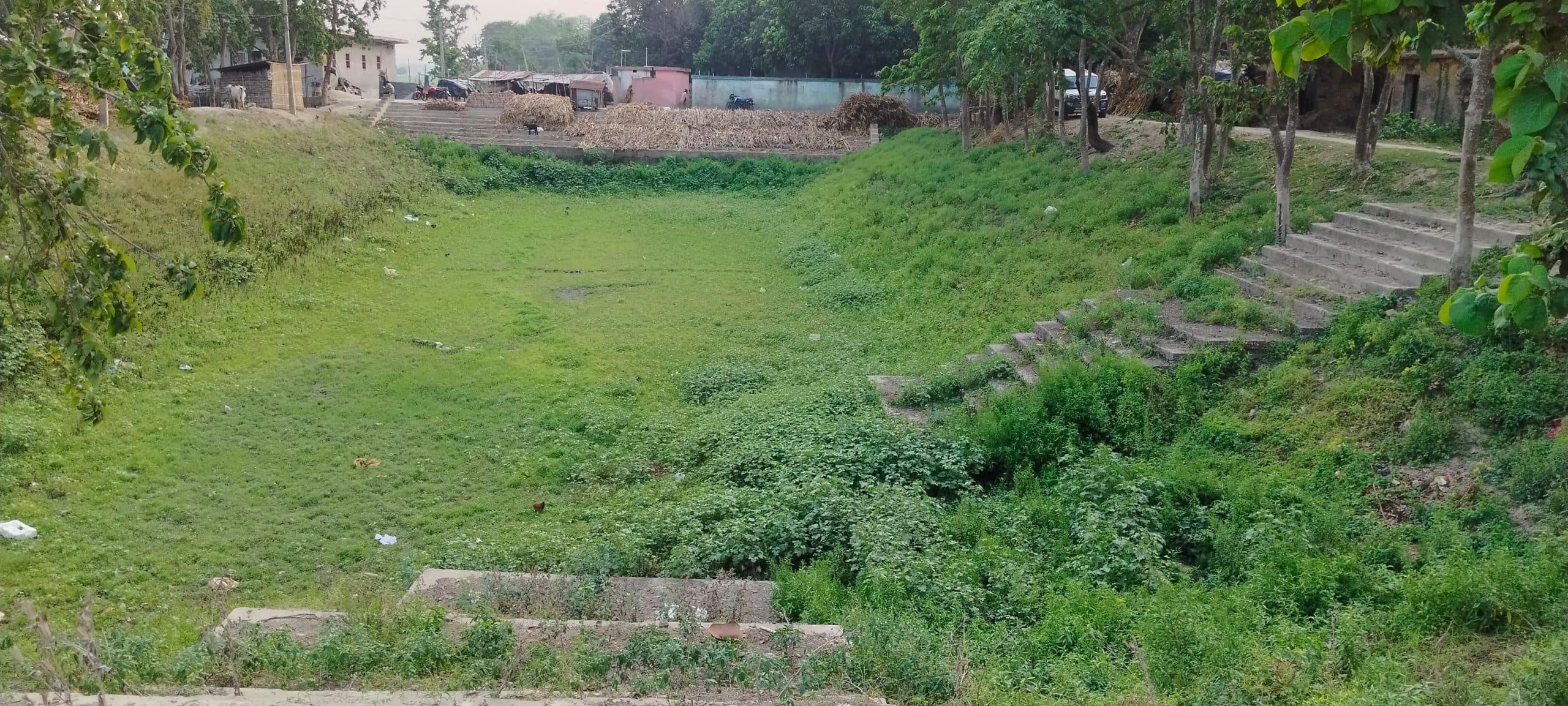 तेज धूप से सूख रहे पोखर, जलस्तर नीचे जा रहा