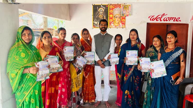 राजस्व कर्मचारियों की हड़ताल से कामकाज प्रभावित