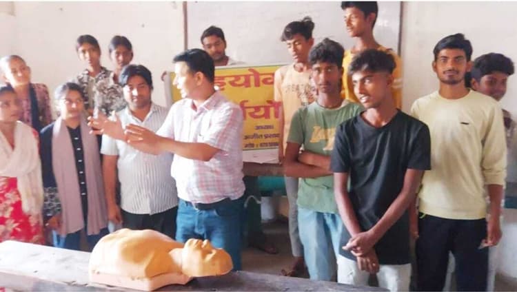 सहयोग ने किया नि:शुल्क स्वास्थ्य जांच शिविर का आयोजन