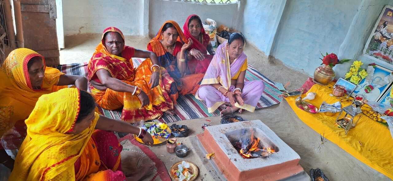 बुद्ध पूर्णिमा पर गायत्री परिवार ने किया प्रत्येक घर में गायत्री महायज्ञ का आयोजन