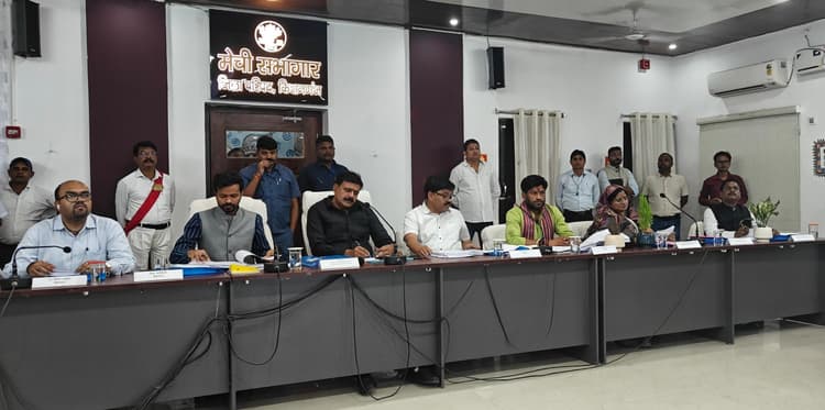 बीस सूत्री कार्यक्रम कर्यान्वयन समिति की बैठक, योजनाओं की हुई गहन समीक्षा