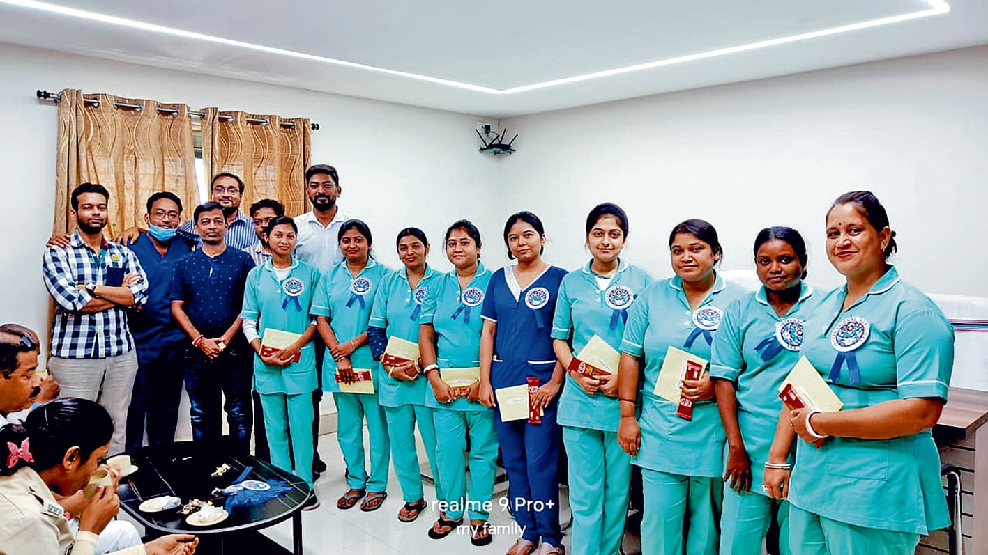 नर्स दिवस पर रानीगंज में सेवा व समर्पण का सम्मान