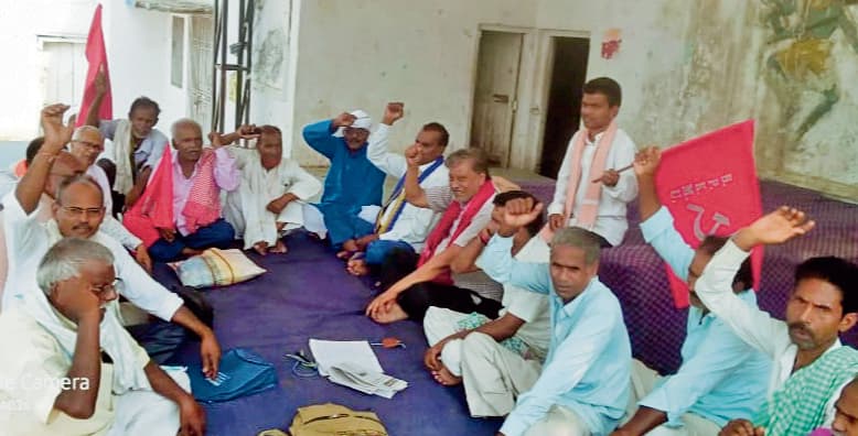 hajipur news. मजदूरों को गुलाम बनाने वाले चार श्रम कोड को केंद्र सरकार को लेना होगा वापस