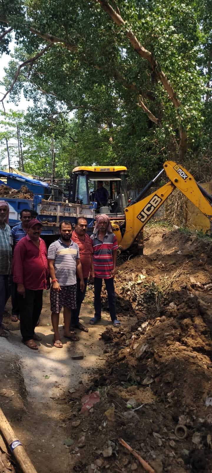 East Singhbhum News : दुर्गा पूजा मोड़ कमेटी ने चलाया स्वच्छता अभियान