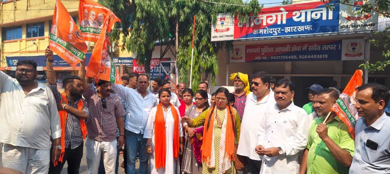 Jamshedpur News : मानगो में विधायक प्रतिनिधियों पर हमला का आरोप, थाने में की लिखित शिकायत