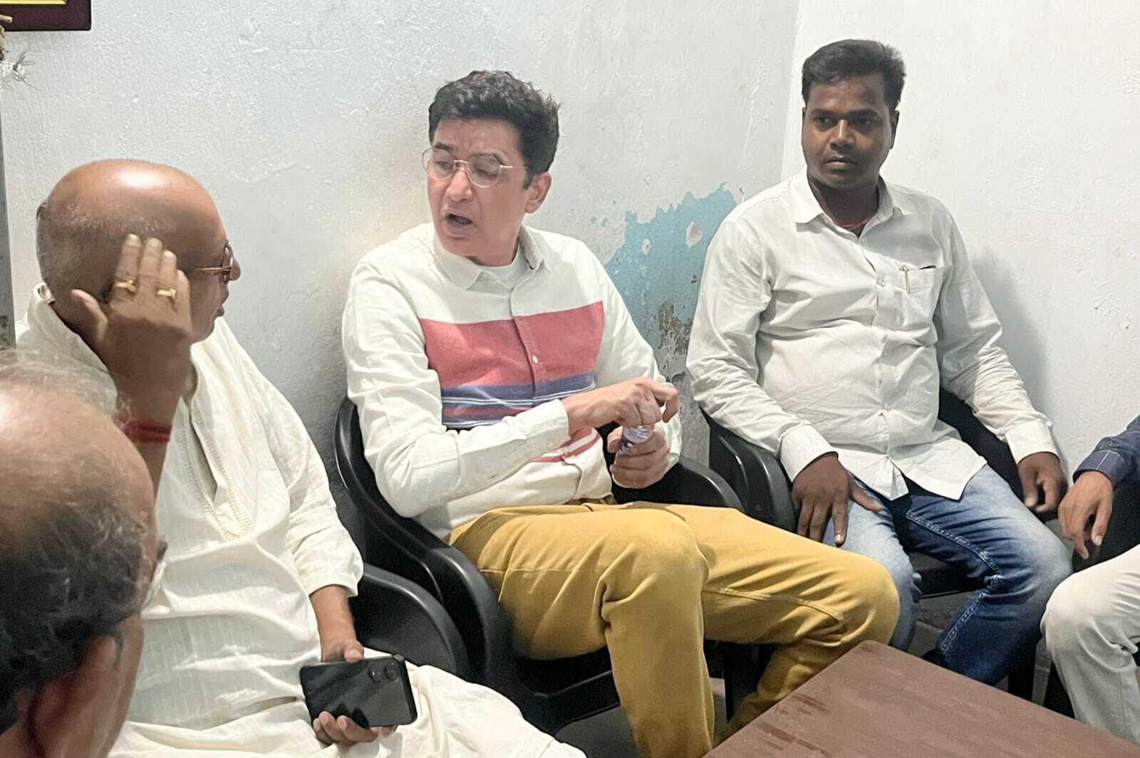 Jamshedpur News : डॉ. अजय ने कांग्रेस नेता राजेश झा के पिता को दी श्रद्धांजलि