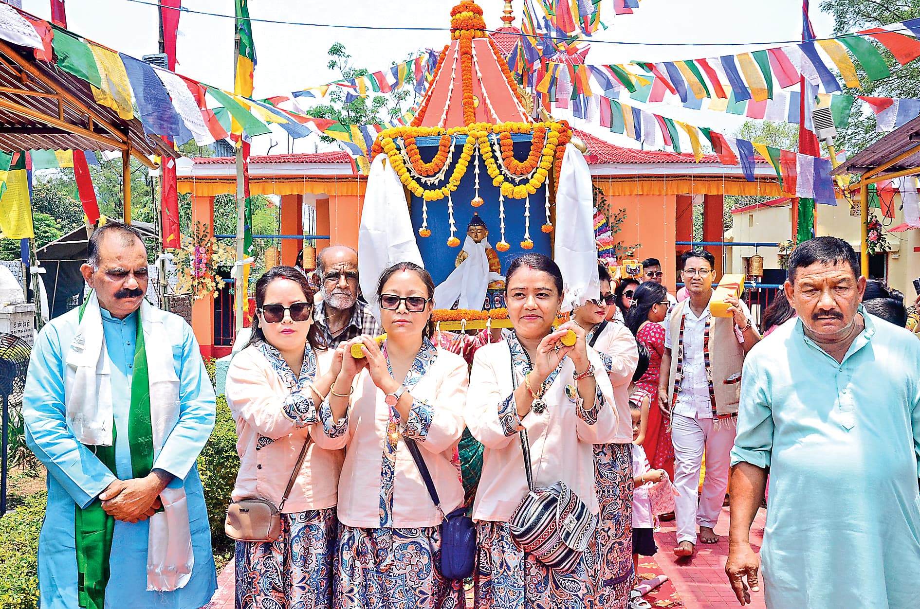 ranchi news : भगवान बुद्ध की जयंती पर निकाली गयी भव्य शोभायात्रा